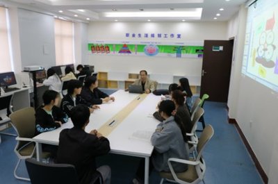 教育咨询服务 现代教育的隐形推手与学生成长的多维支持