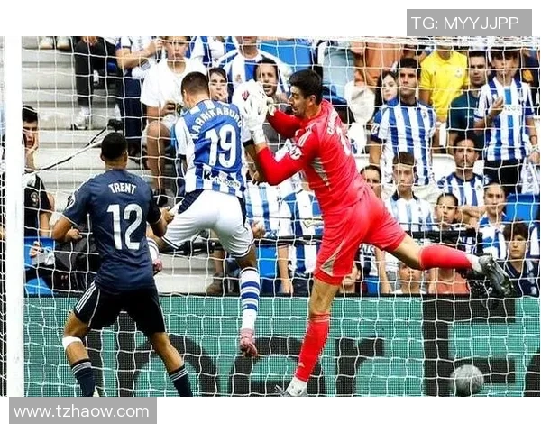 西甲激战:多特蒙德逆转切尔西补时绝杀引发争议判罚热议